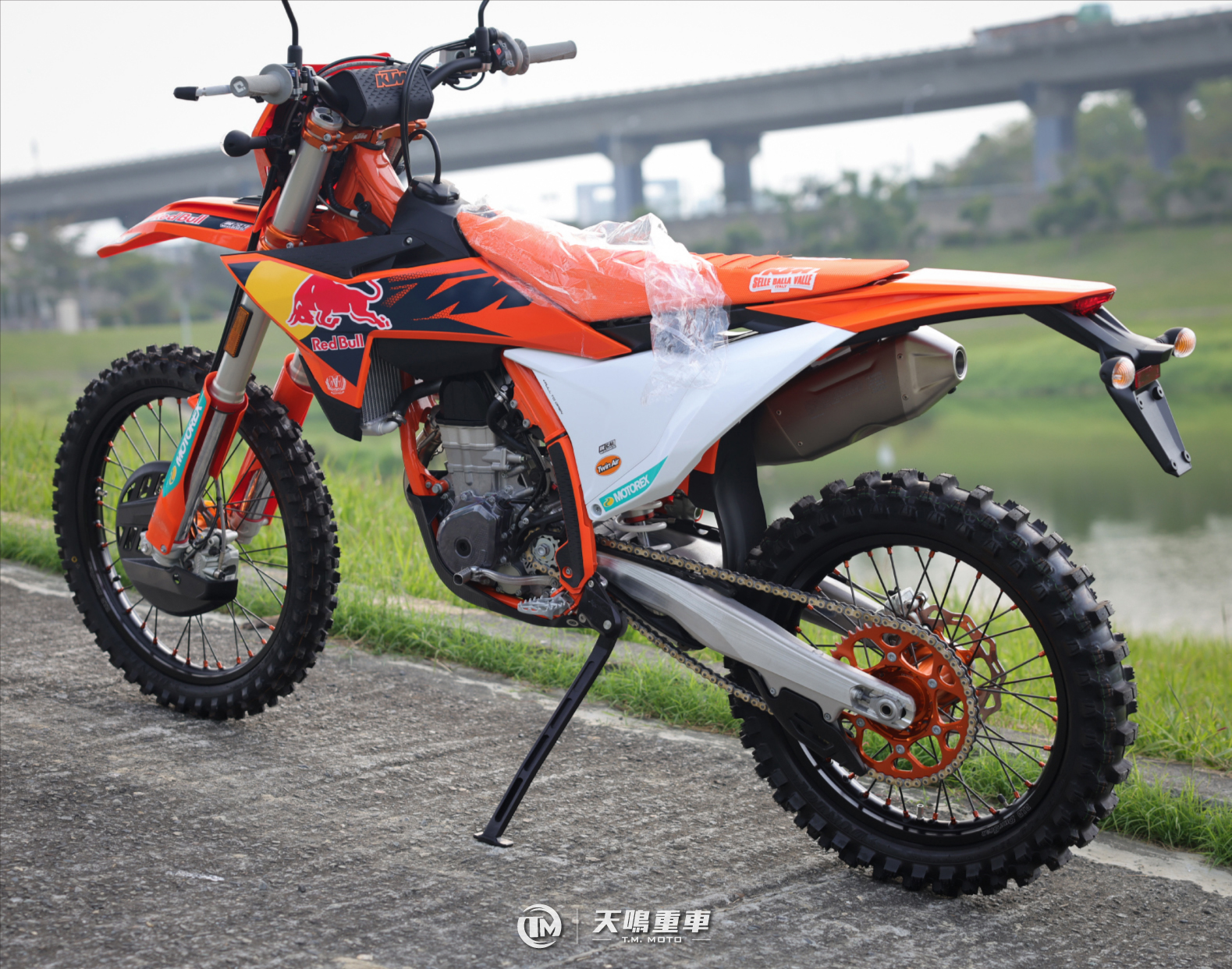 450 SX-F FACTORY EDITION2